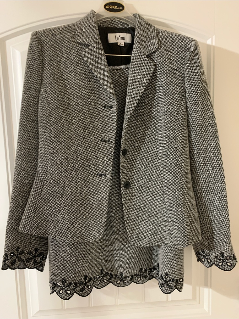 Le Suit Gray Tweed Blazer with Scalloped Embroidered Hem - Picture 1 of 7